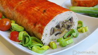 Рецепт Куриного рулета с грибами и луком-пореем
