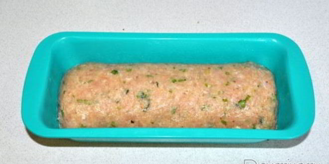 Рецепт куриного рулета с грибами и луком-пореем