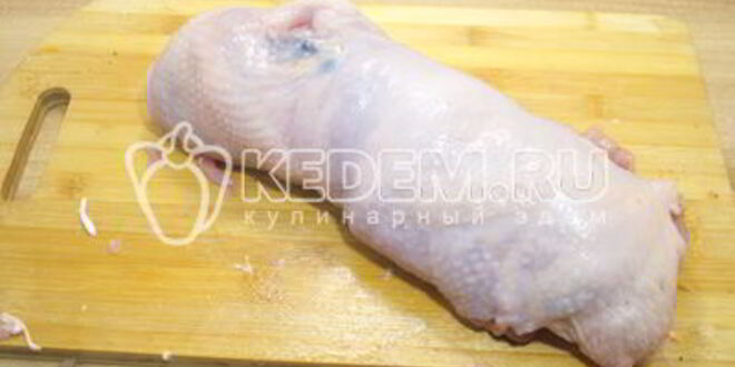 Рецепт куриного рулета с грибами праздничный