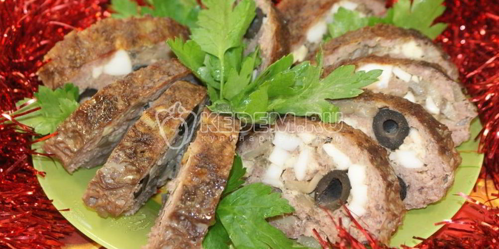 Как приготовить мясной рулет с грибами