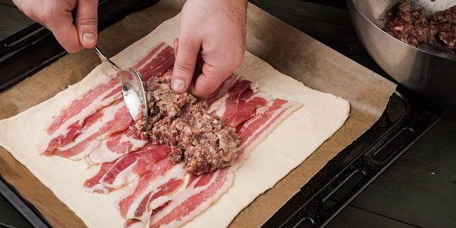 Рецепт мясного рулета в тесте рождественский