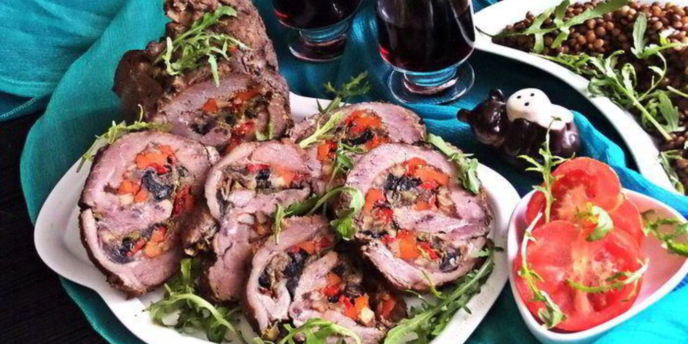 Как приготовить рулет из говядины с овощами в мультиварке