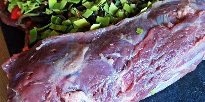 Рецепт рулета из говядины с овощами в мультиварке