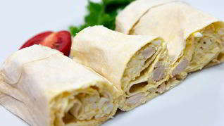 Рецепт Рулета из лаваша с курицей и сыром