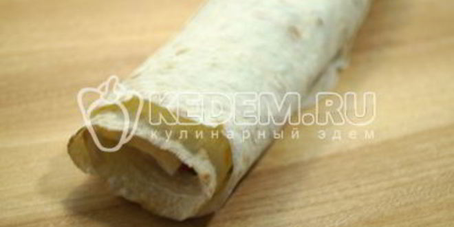 Рецепт рулета из лаваша с помидорами сыром