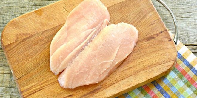 Рецепт рулета из цесарки с грибами и сыром