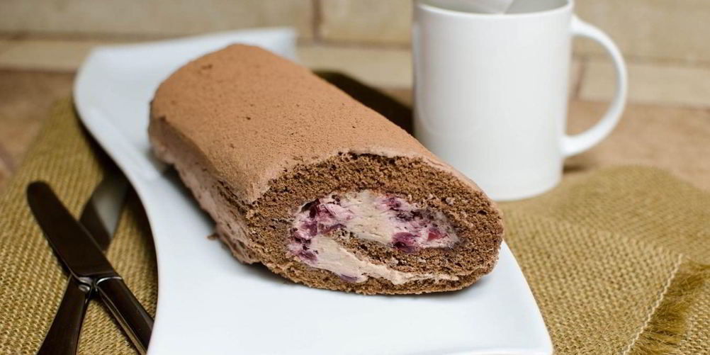 Как приготовить рулет с вишней