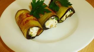 Рецепт Рулетиков из баклажанов с сырным кремом