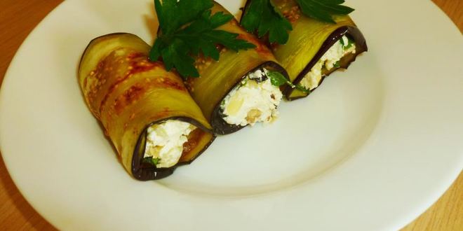 Рецепт рулетиков из баклажанов с сырным кремом