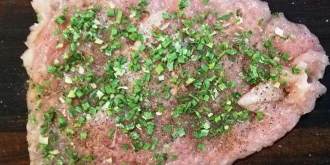 Рецепт рулетиков из куриного филе с начинкой из творожного сыра