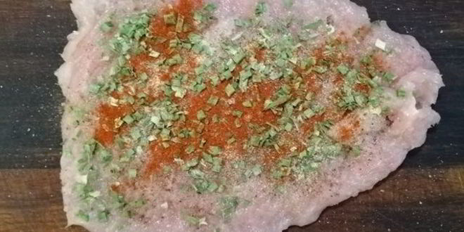 Рецепт рулетиков из куриного филе с начинкой из творожного сыра