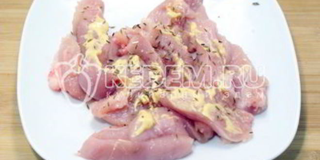 Рецепт рулетиков из курицы в беконе