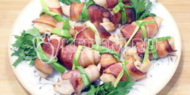 Рецепт рулетиков из курицы в беконе