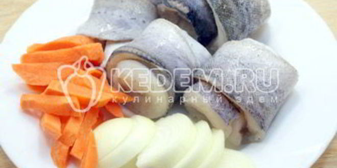 Рецепт рулетиков из рыбы запеченные с овощами