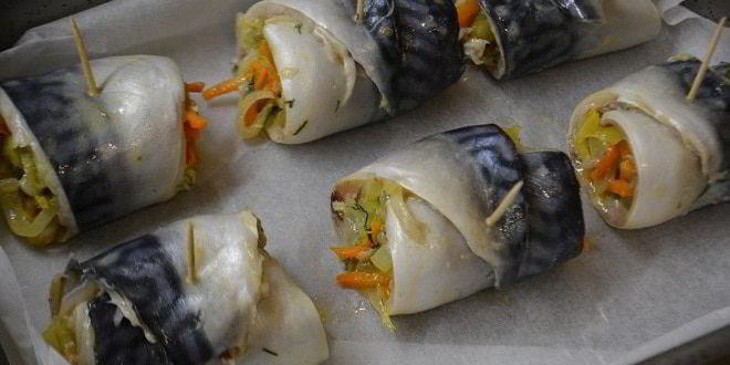 Рецепт рулетиков из скумбрии с овощами