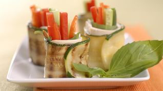 Рецепт Рулетиков из цукини с моцареллой