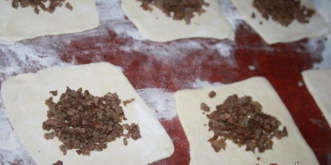 Рецепт быстрой самсы из слоеного теста с говяжьим фаршем