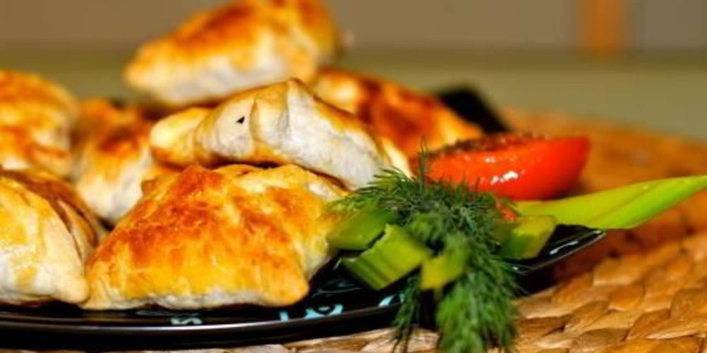 Как приготовить самсу из слоеного теста