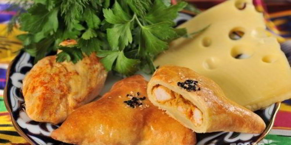 Как приготовить самсу с курицей и сыром