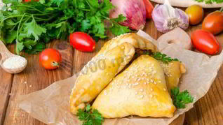 Рецепт Самсы с курицей из слоеного теста