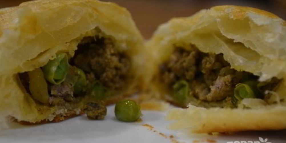 Как приготовить самсу с мясом из слоеного теста