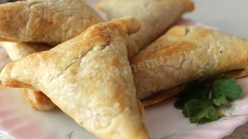 Рецепт Самсы с сыром из слоеного теста