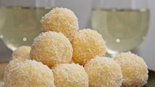 Рецепт Шариков сырных в кокосовой стружке