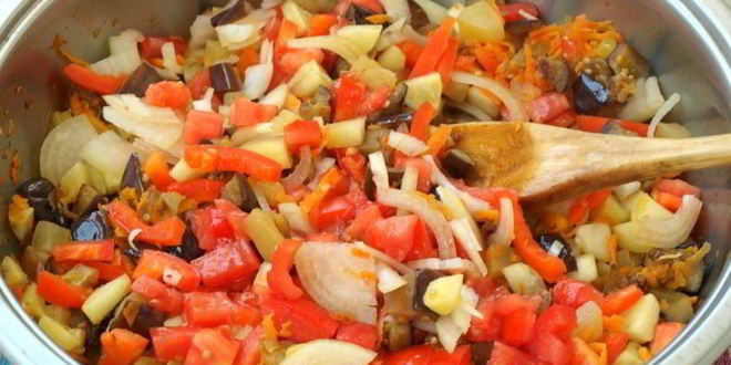 Рецепт соте с баклажанами, кабачком, морковью и перцем
