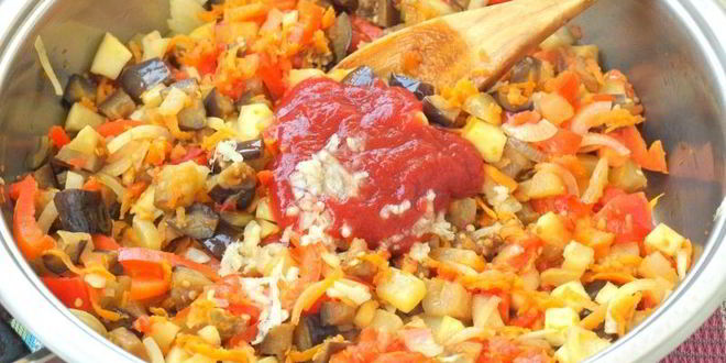 Рецепт соте с баклажанами, кабачком, морковью и перцем