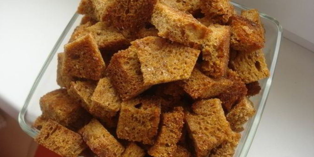 Как приготовить сухарики с чесноком в духовке