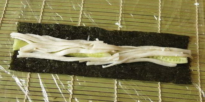 Рецепт радужных суш с крабовыми палочками