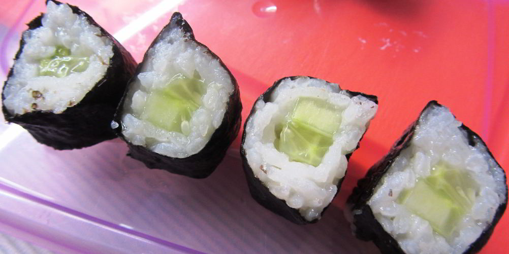 Как приготовить суши с огурцом
