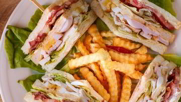 Рецепт Клаба-сэндвича с курицей и беконом