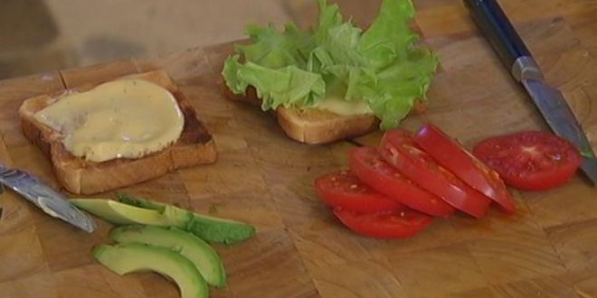 Рецепт классического клаба-сэндвича с домашним майонезом