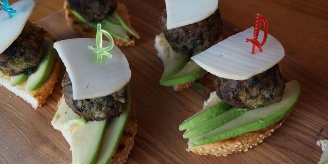 Рецепт мини-сэндвичей с тефтелями