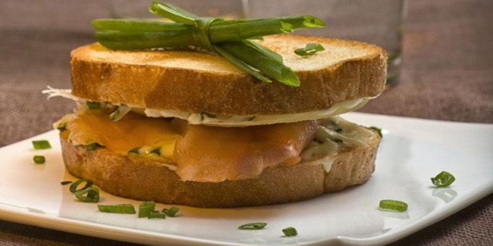 Как приготовить сэндвич с красной рыбой и сыром филадельфия