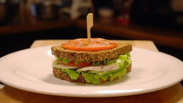 Рецепт Сэндвича с отварным куриным филе и овощами