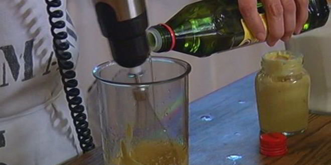 Рецепт сэндвича с рыбой в кляре и листьями салата