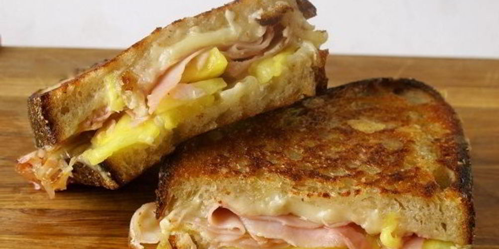 Как приготовить сэндвич с ветчиной и ананасами