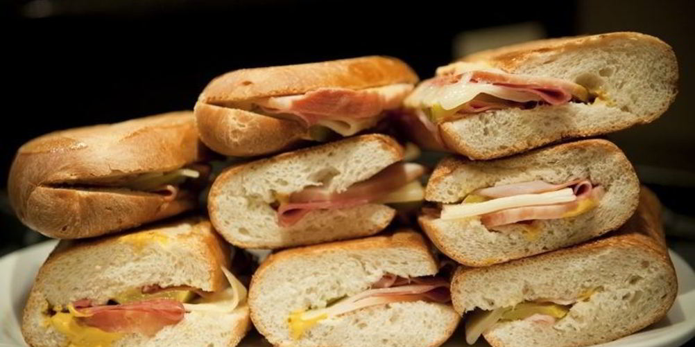 Как приготовить сэндвич с ветчиной и сыром