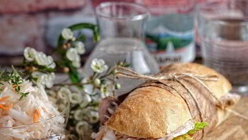 Рецепт Сэндвича с запеченной свининой и квашеной капустой