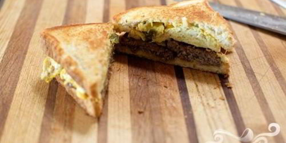 Как приготовить сэндвичи с колбасой и халапеньо