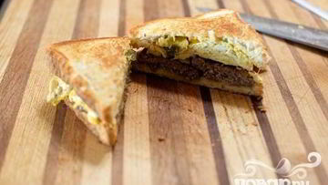 Рецепт Сэндвичей с колбасой и халапеньо