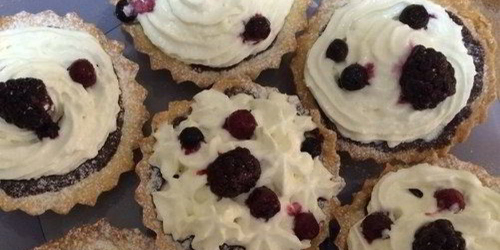 Как приготовить десертные тарталетки со взбитыми сливками