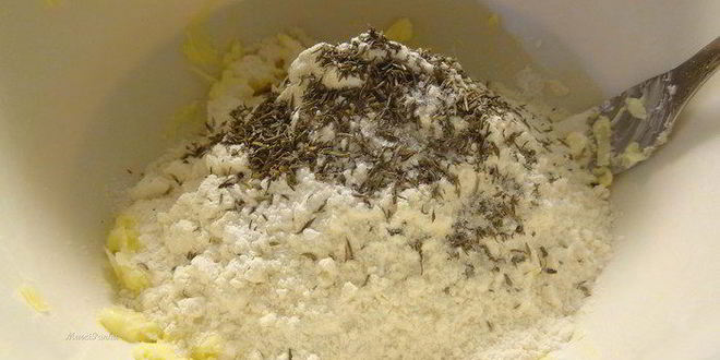 Рецепт сырного теста с тимьяном для несладких тартов, пирогов и тарталеток