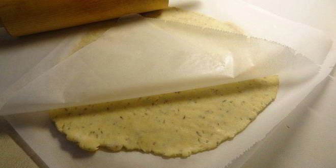 Рецепт сырного теста с тимьяном для несладких тартов, пирогов и тарталеток