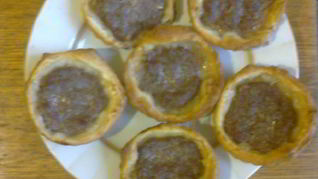 Рецепт Тарталеток из слоеного теста с фаршем