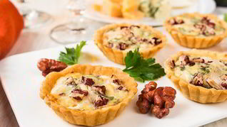 Рецепт Тарталеток с грушей и голубым сыром