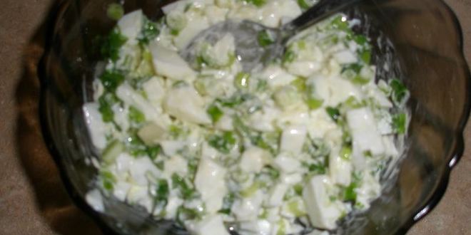 Рецепт тарталеток с печенью трески и яйцом, зеленым луком и укропом