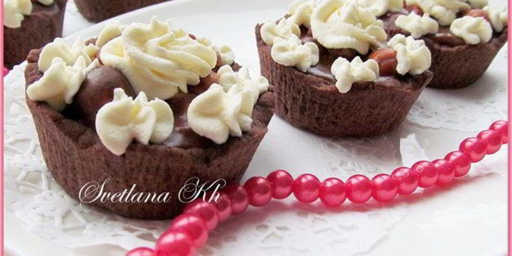 Как приготовить тарталетки с шоколадно-ореховой карамелью и сливками